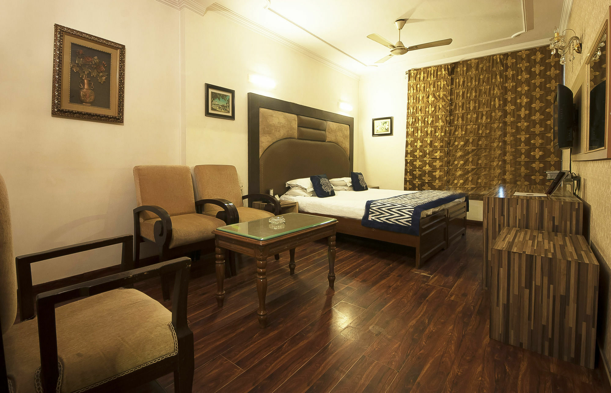 Golden Leaf Hotel นิวเดลี ภายนอก รูปภาพ