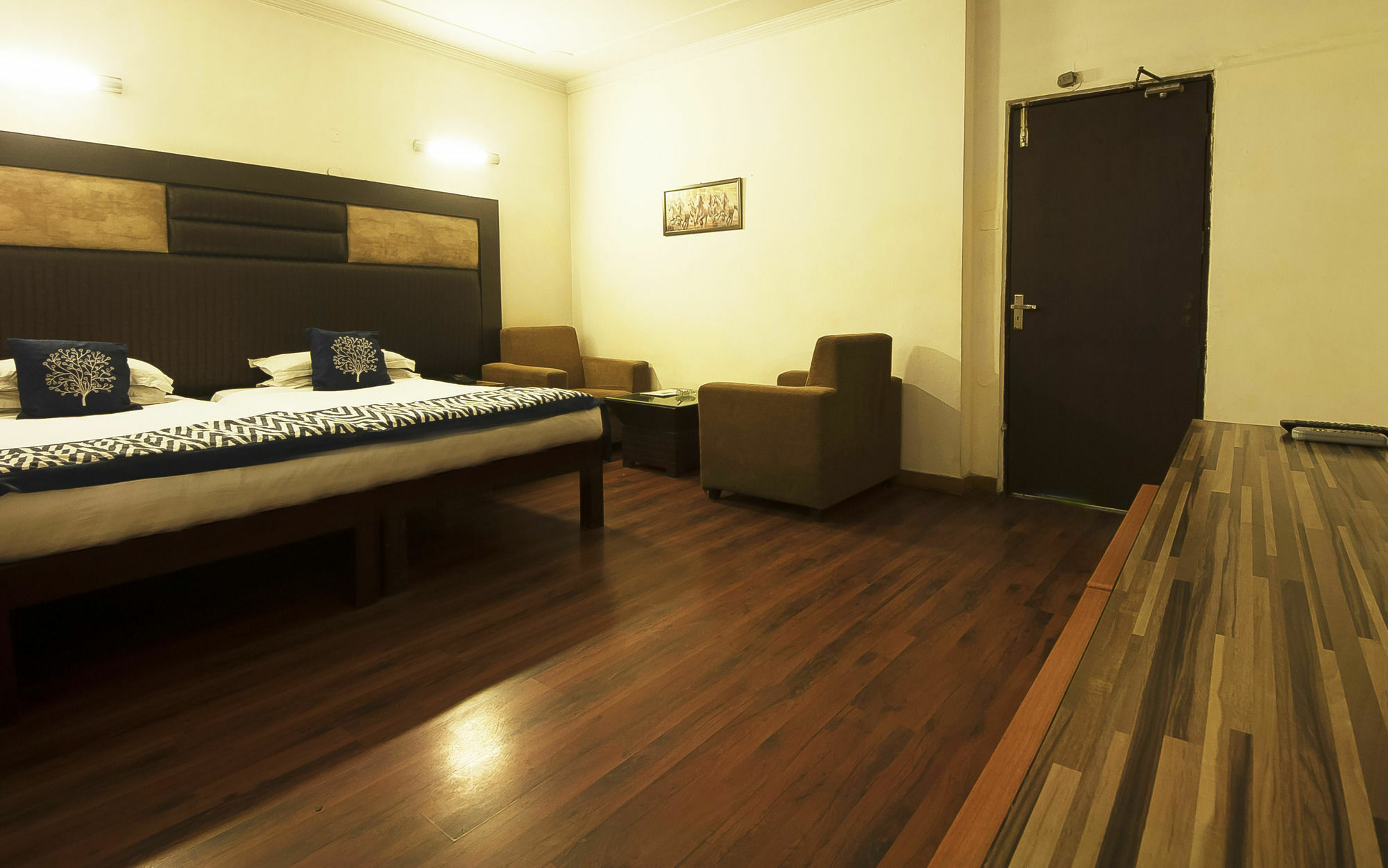 Golden Leaf Hotel นิวเดลี ภายนอก รูปภาพ