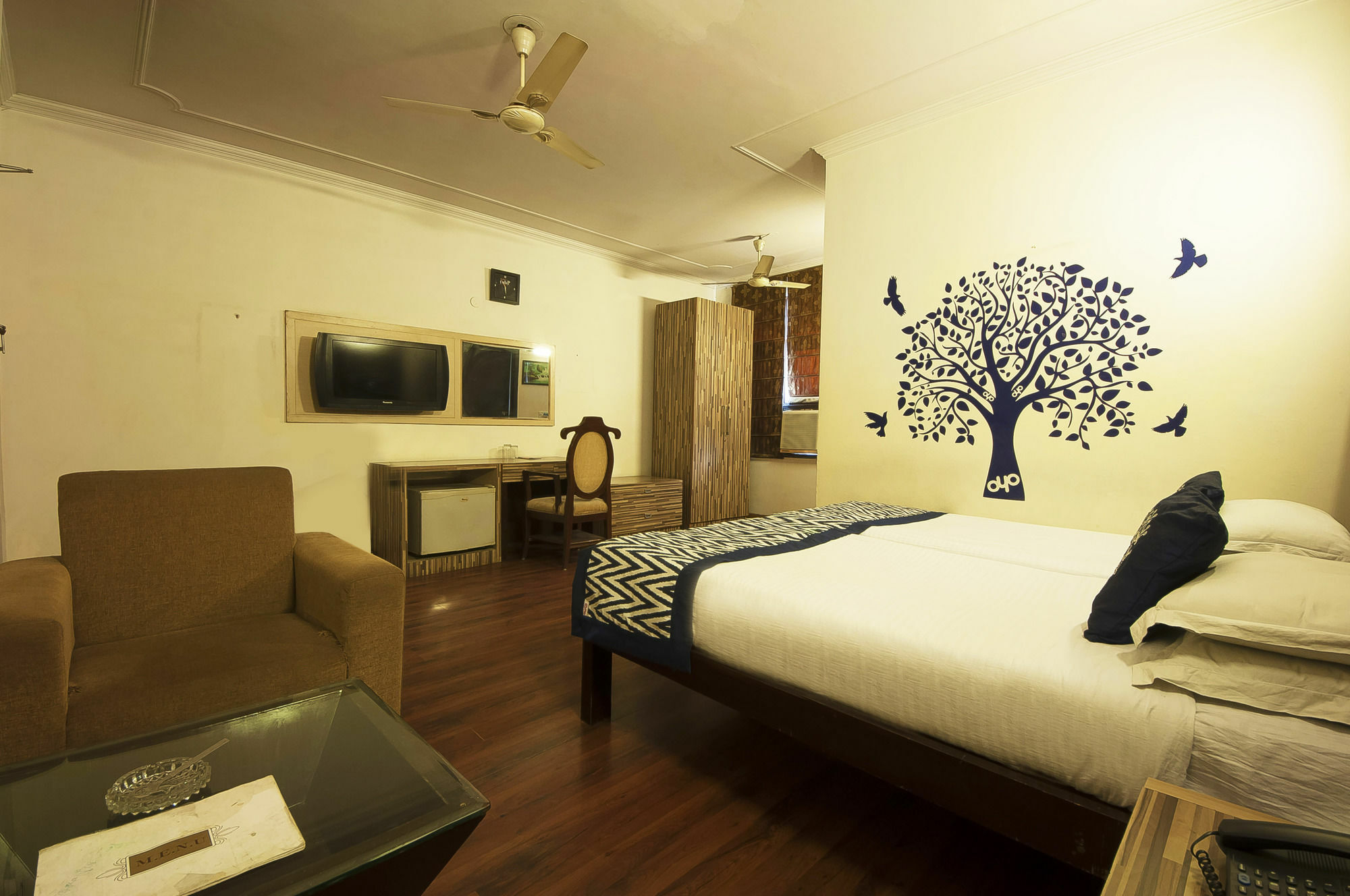 Golden Leaf Hotel นิวเดลี ภายนอก รูปภาพ